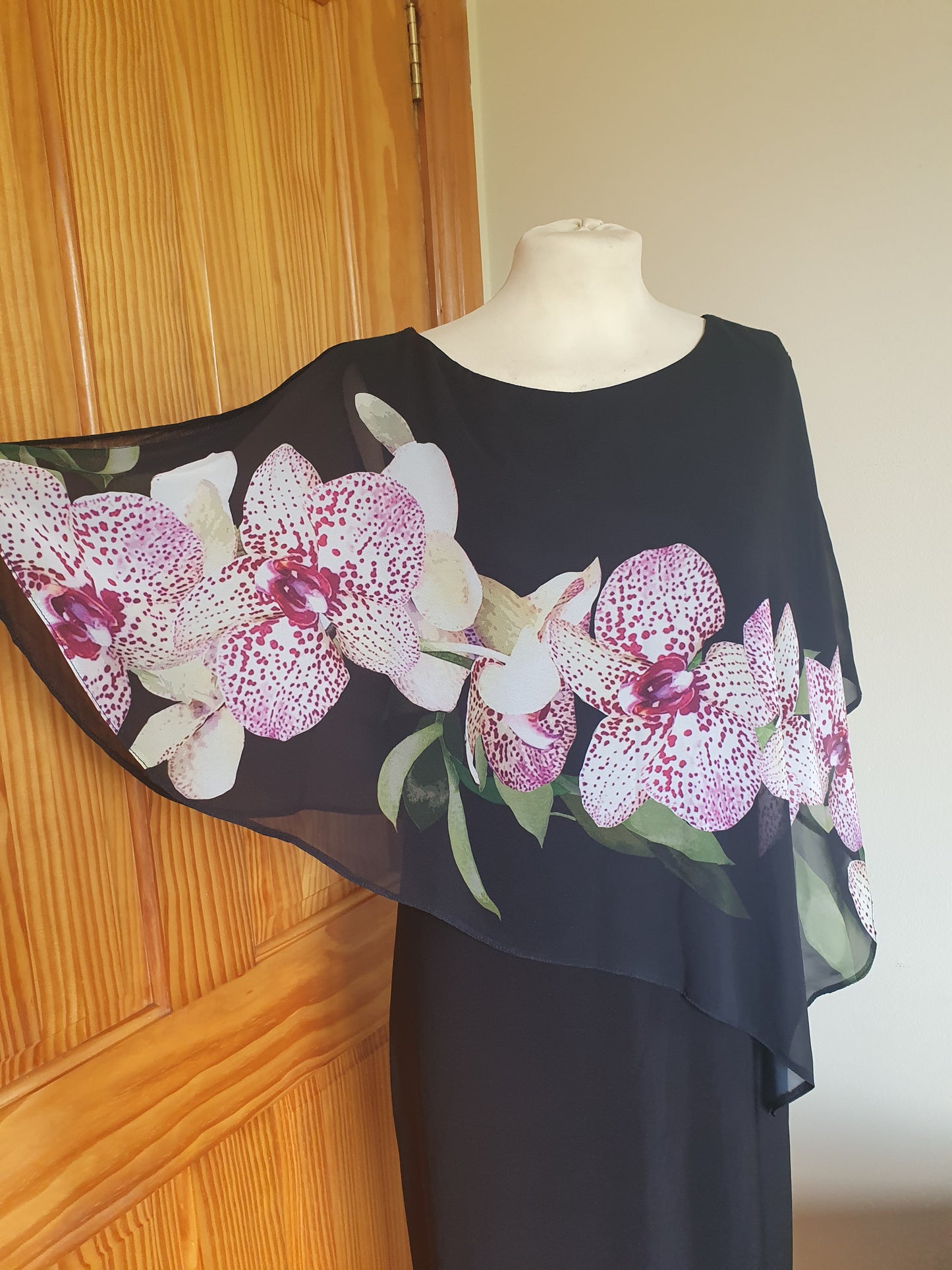 Size 14 cape sleeve dress