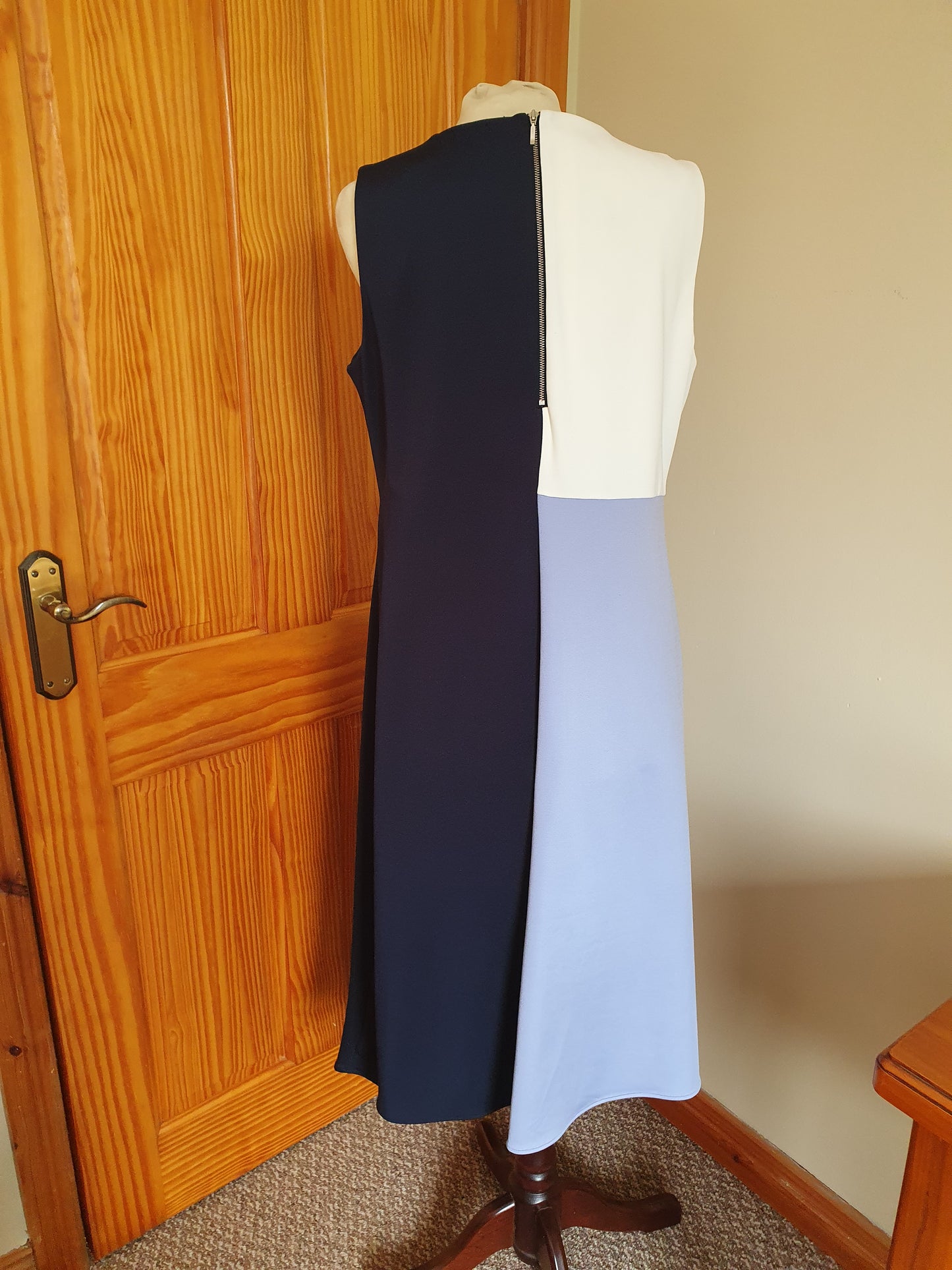 Size 12 sleeveless dress