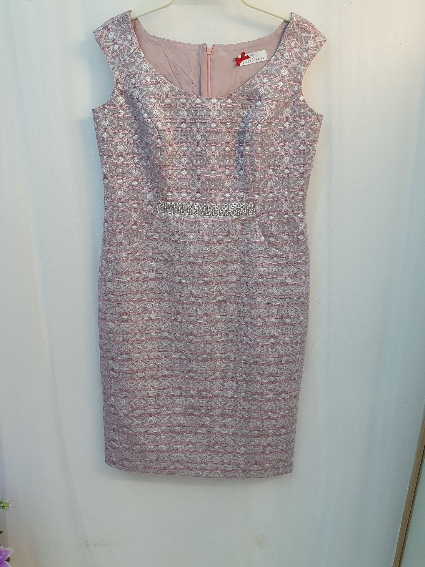 Size 14 sleeveless dress