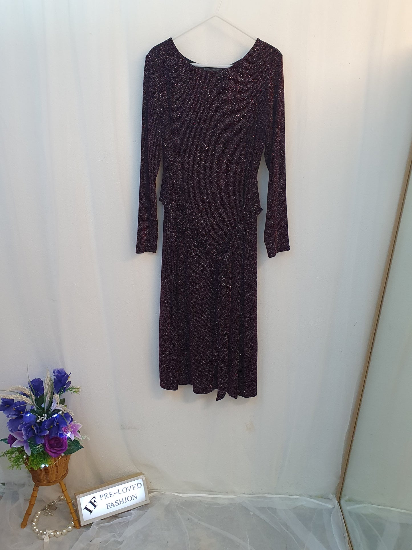 Size 14 long leeves dress