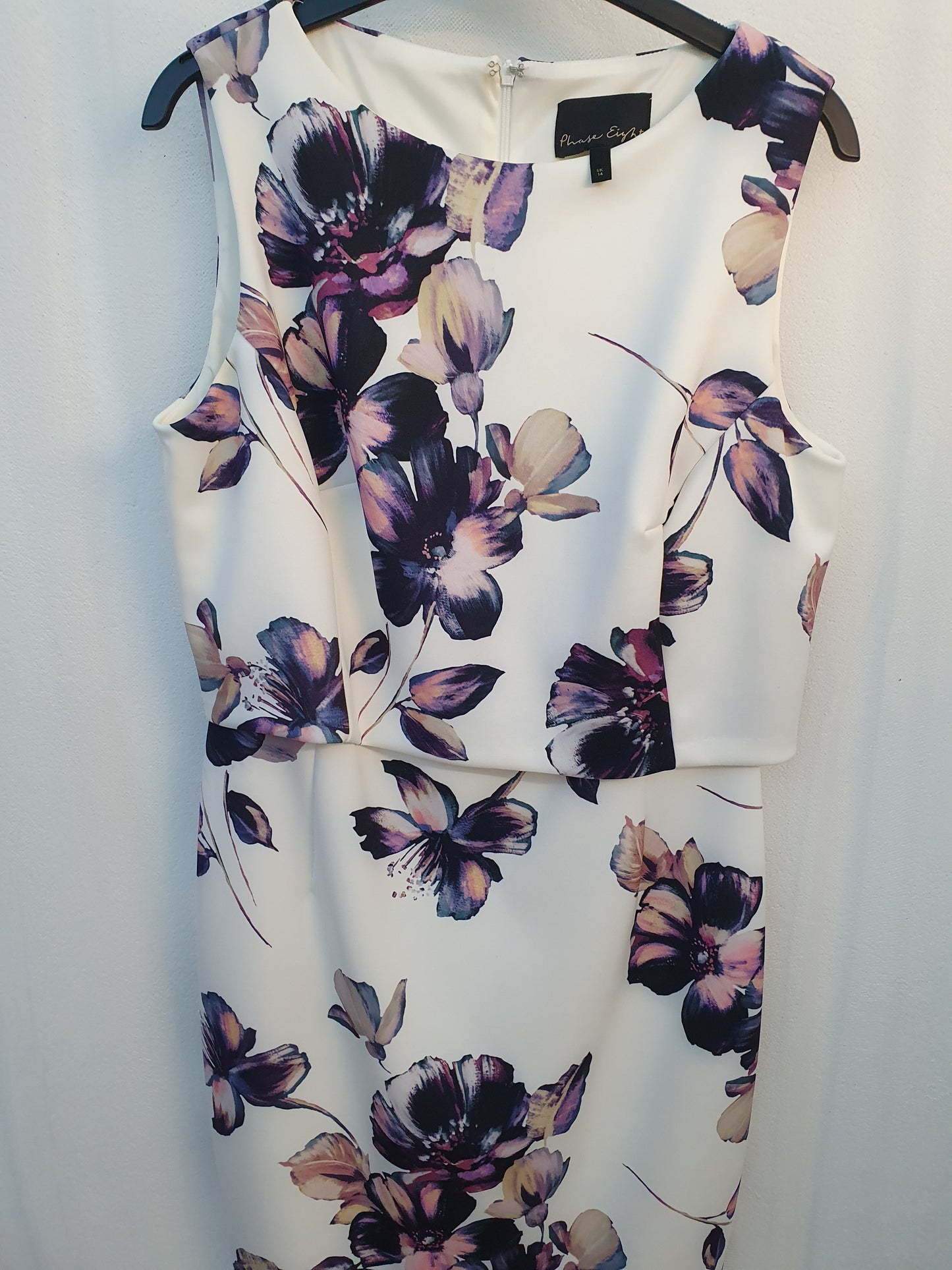 Size 14 sleeveless dress