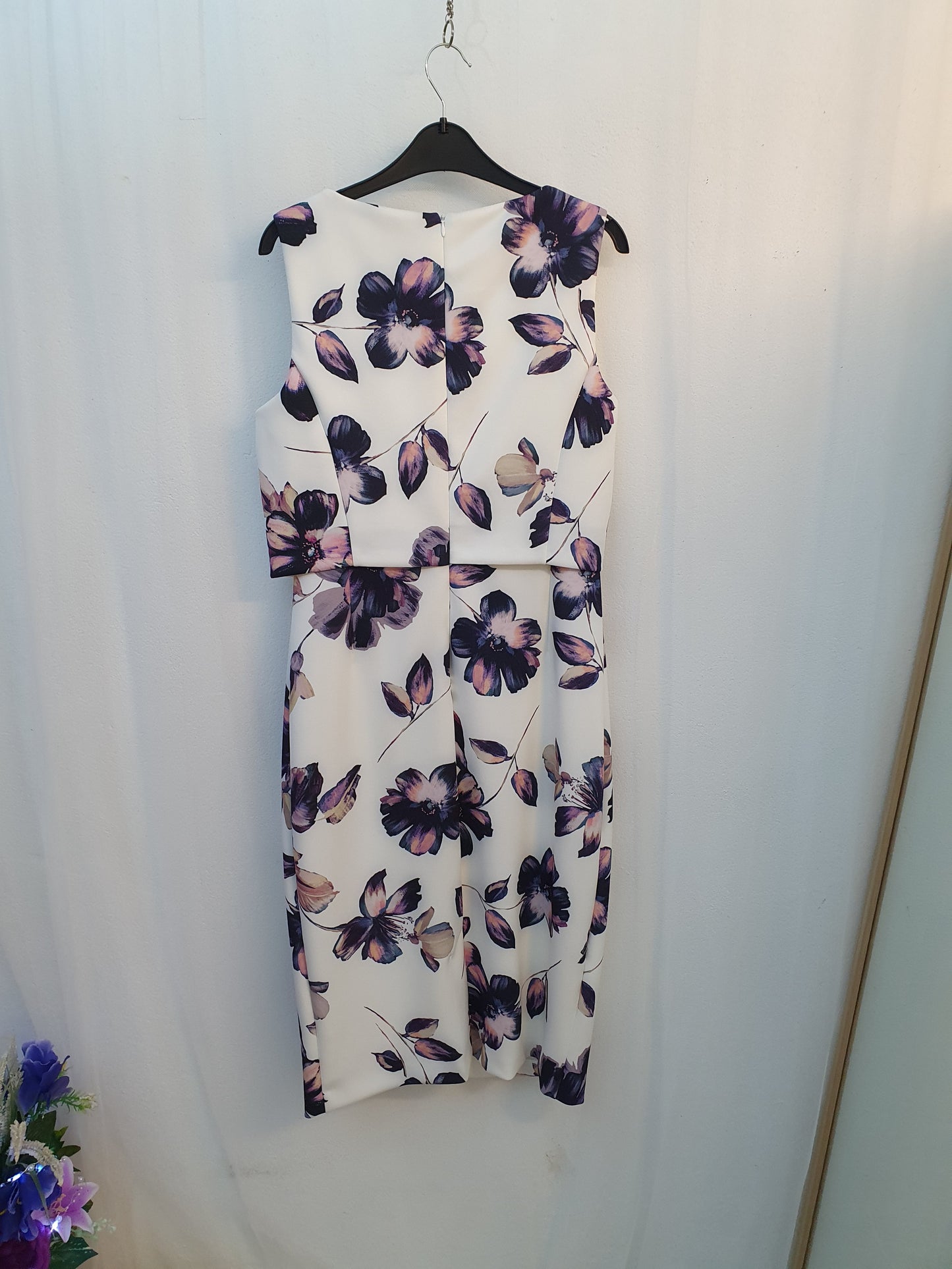 Size 14 sleeveless dress