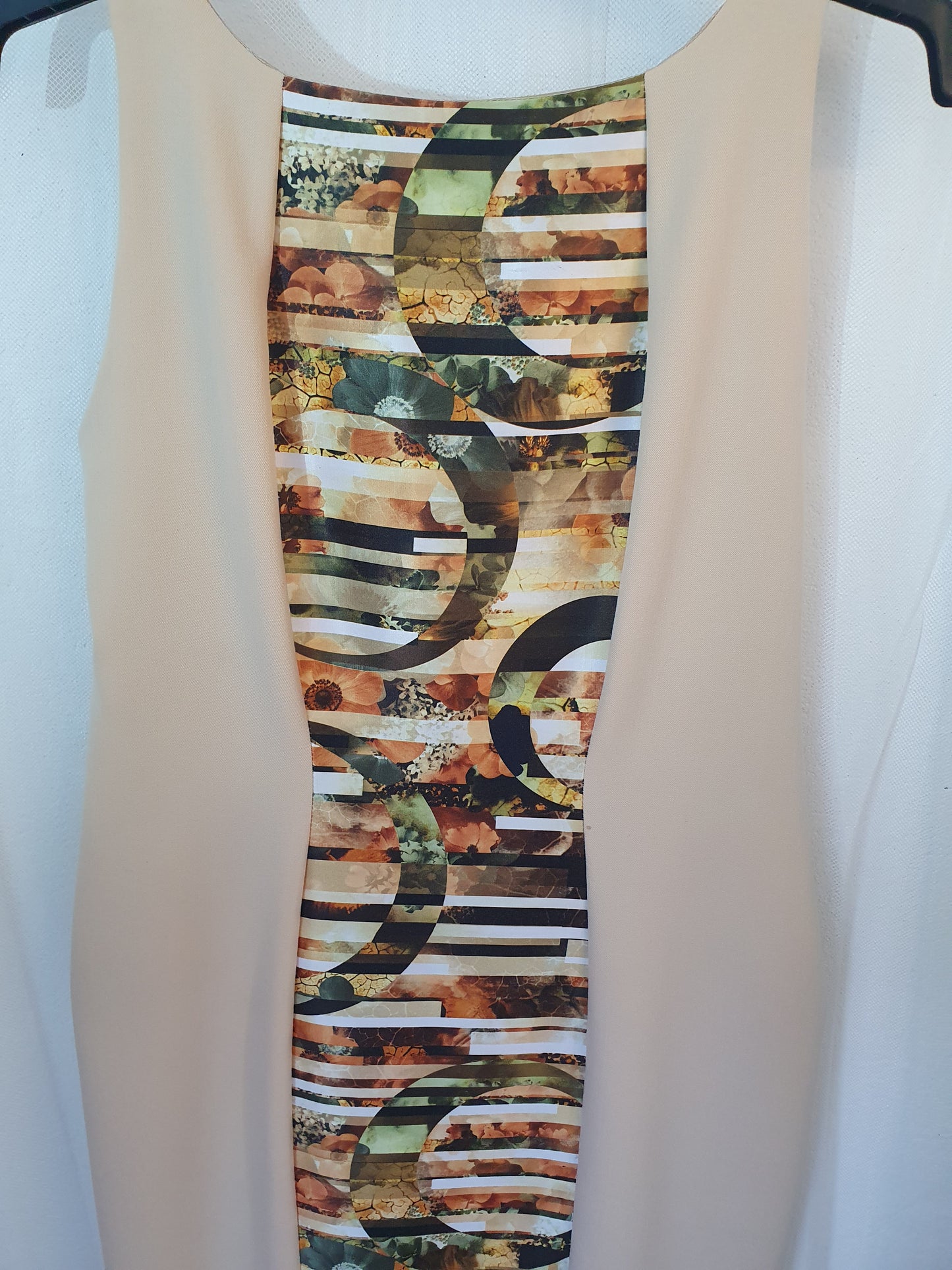 Size 14 sleeveless dress