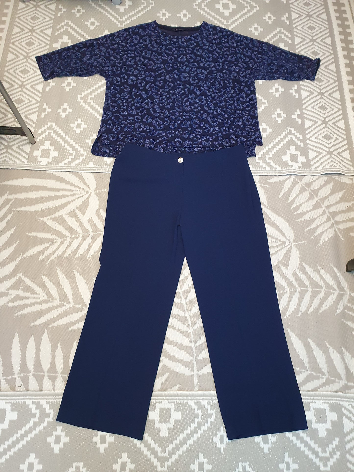 Size 18 top&trousers