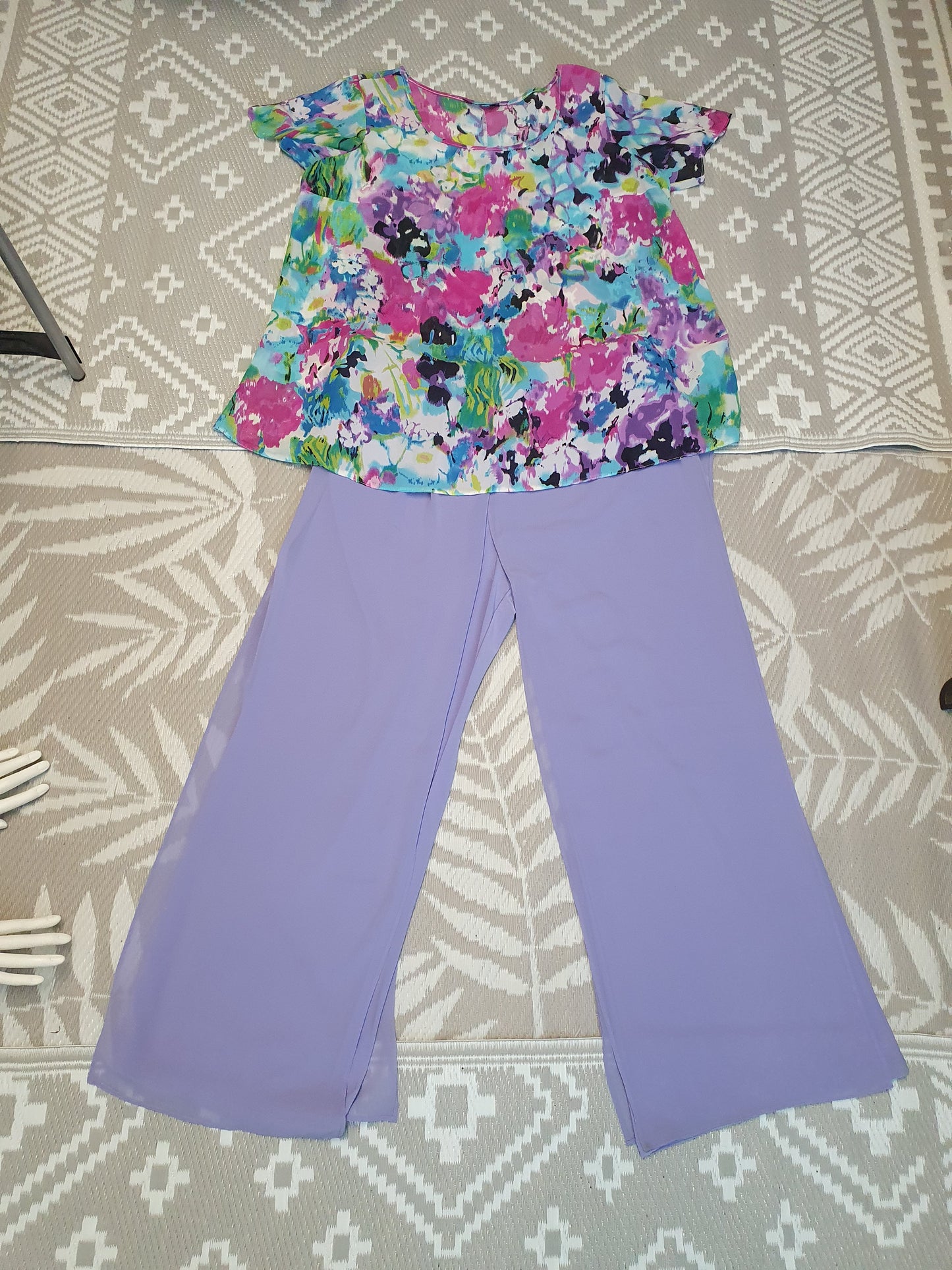 Size 20 top&trousers