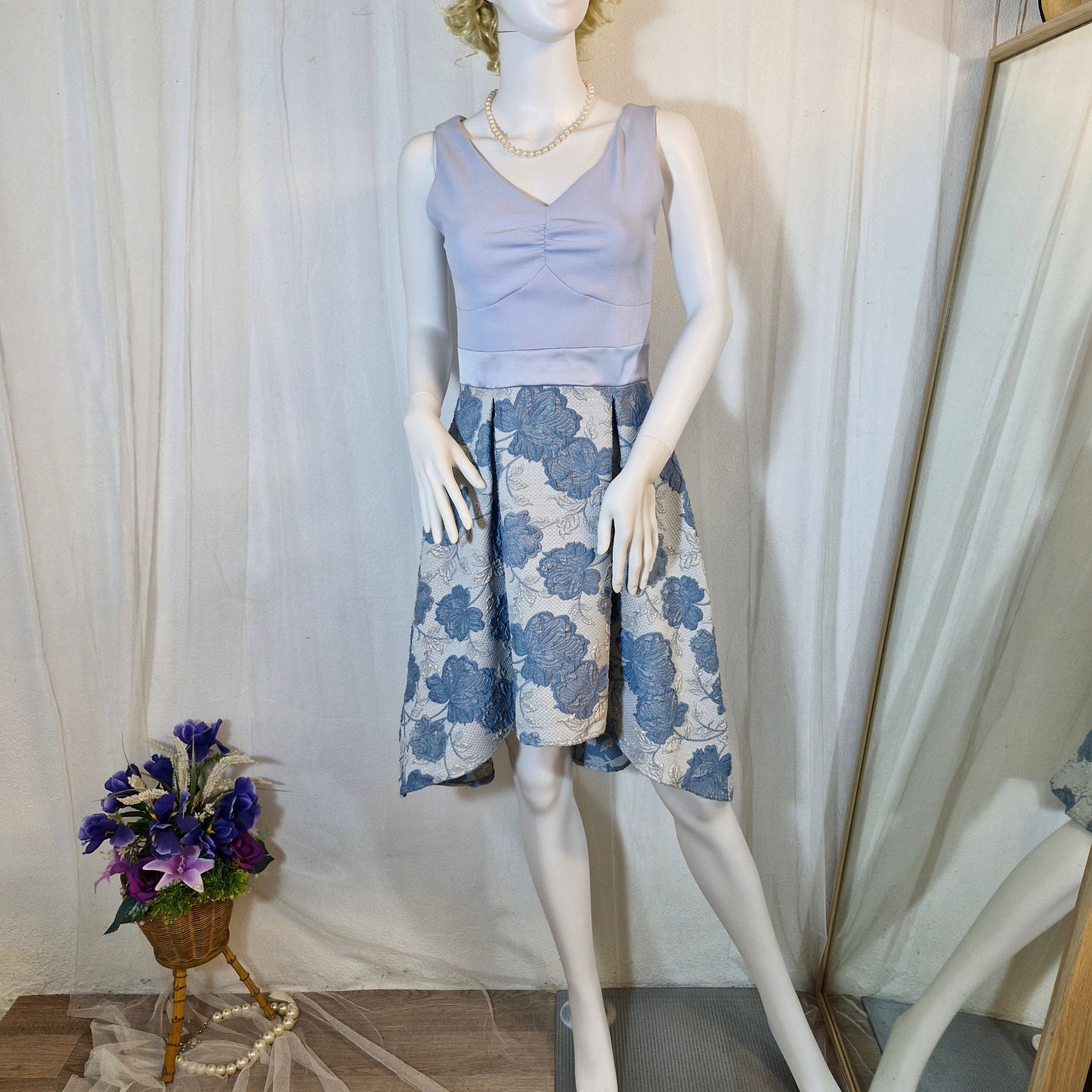 Size 08 dress
