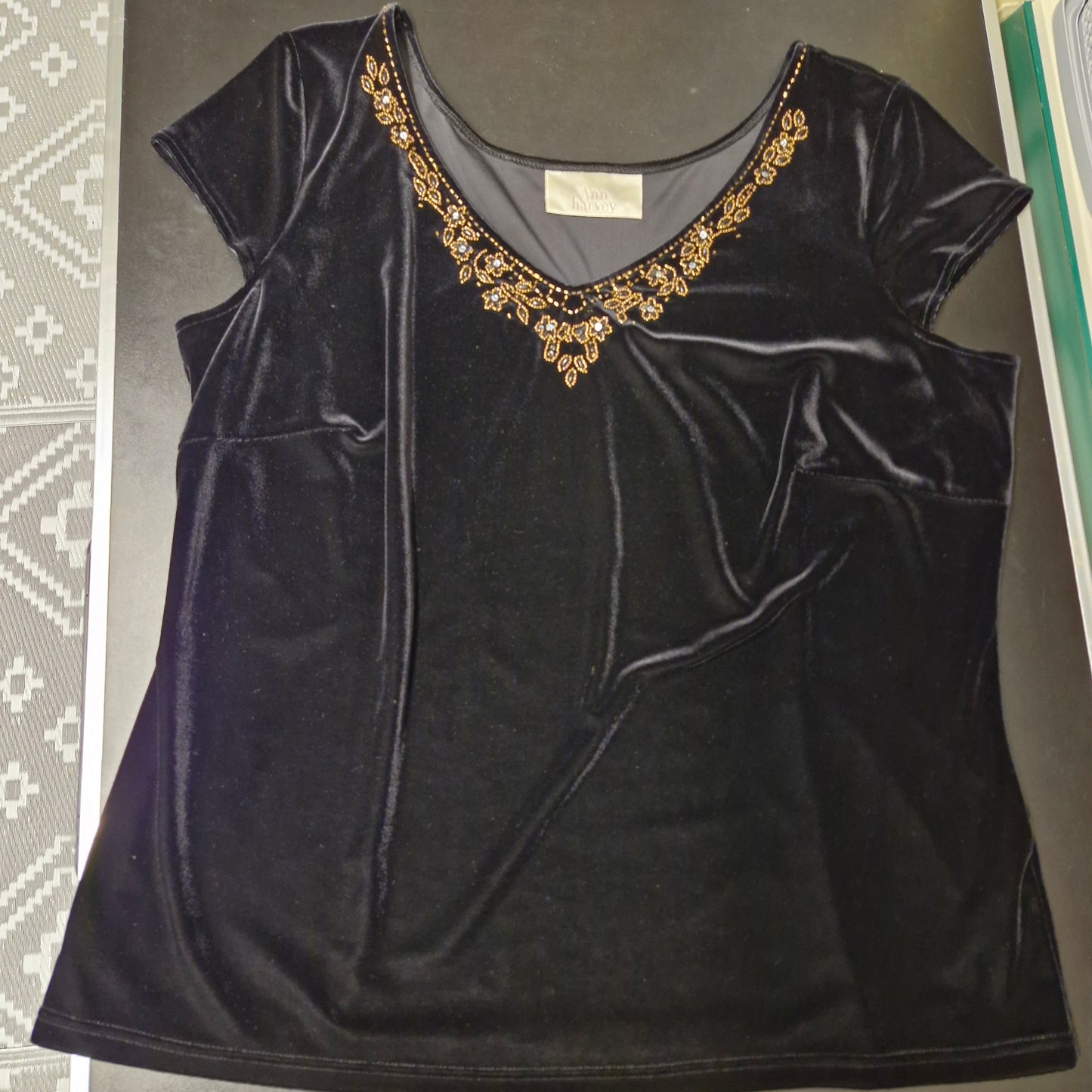 Size 16-18 top and skirt