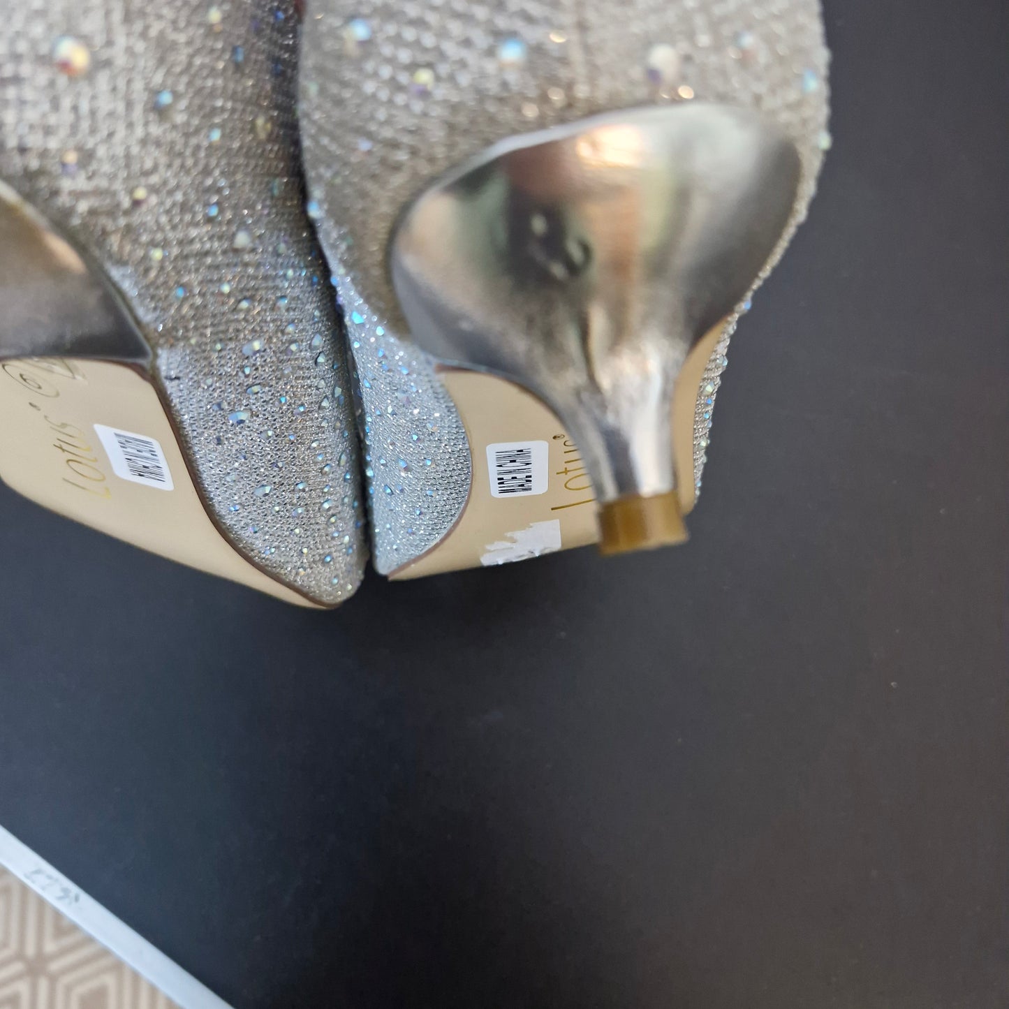 Shoes size 6