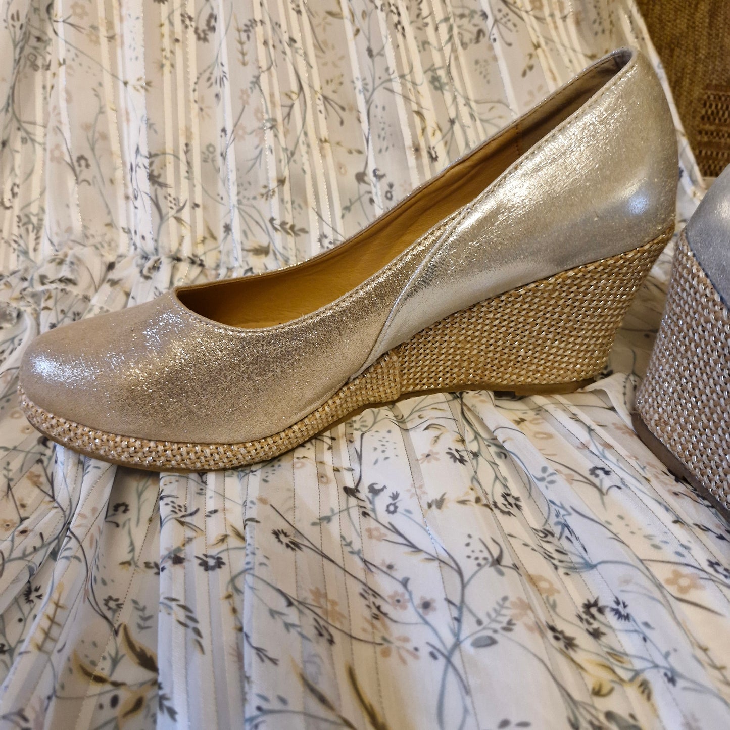 Shoes size 8 & bag
