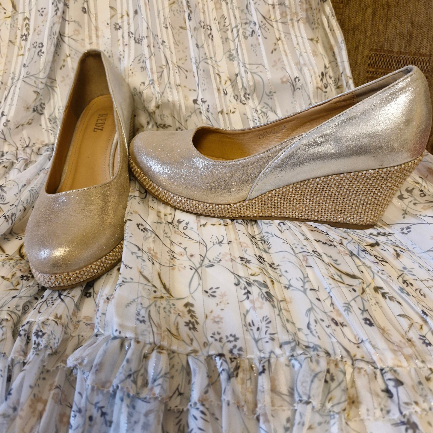 Shoes size 8 & bag