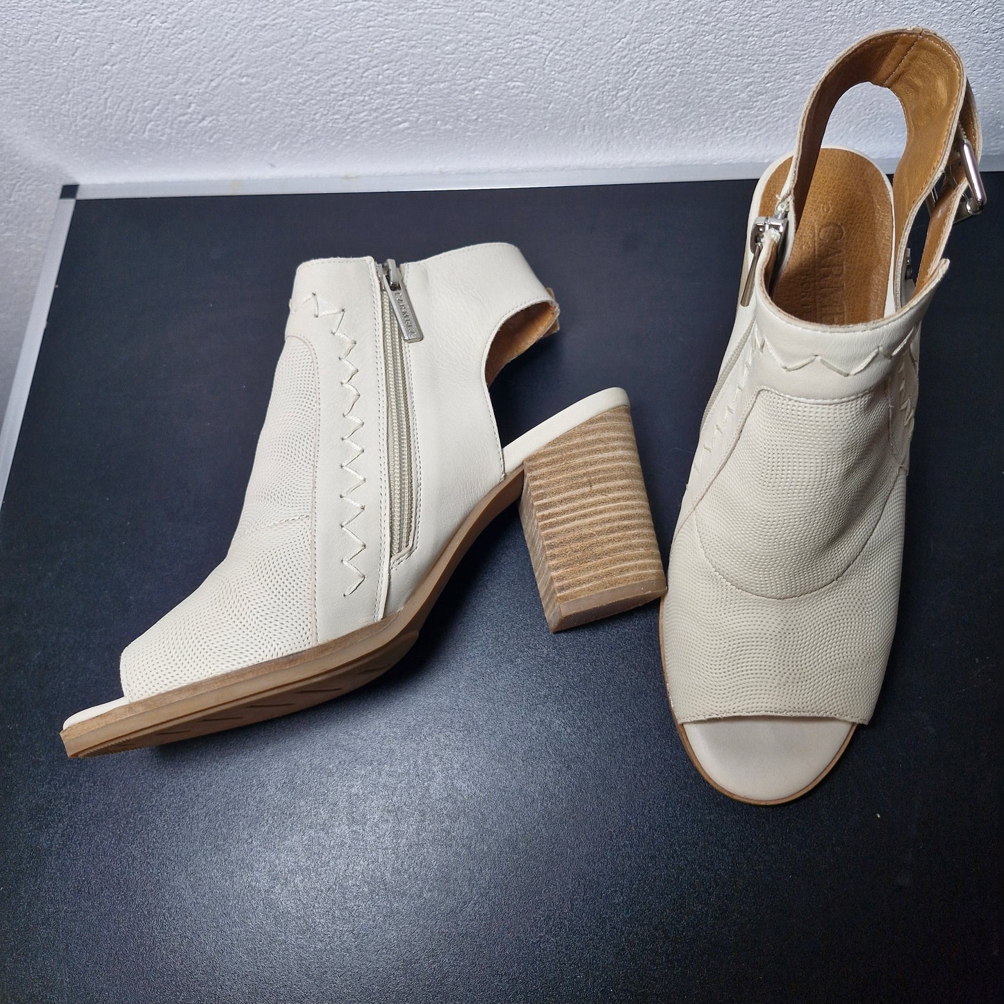 Shoes size 7