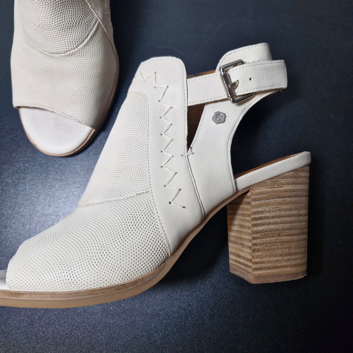 Shoes size 7