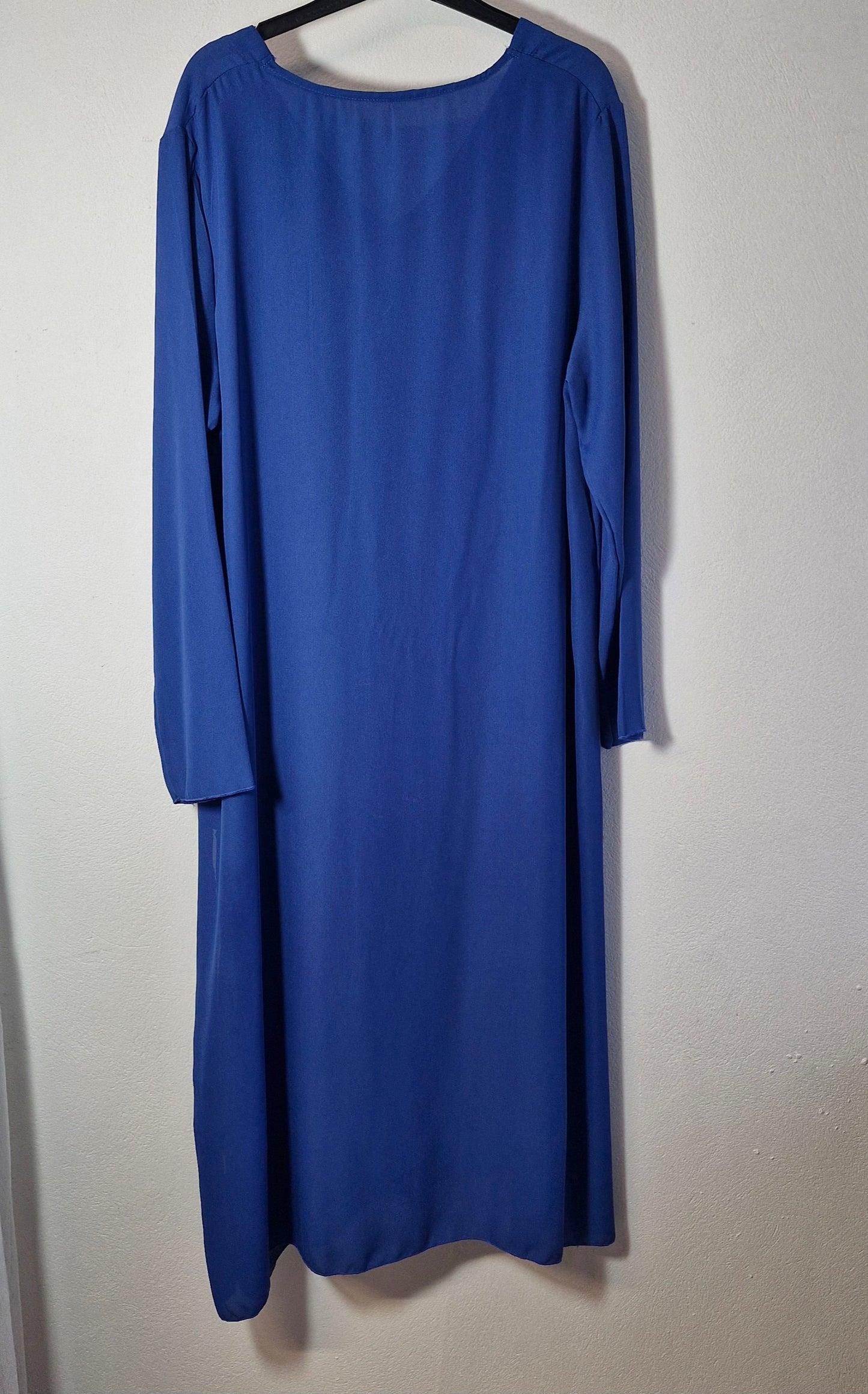 Size 16 trousers and long top