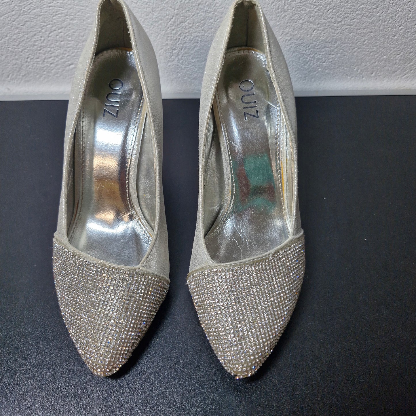 Shoes size 4