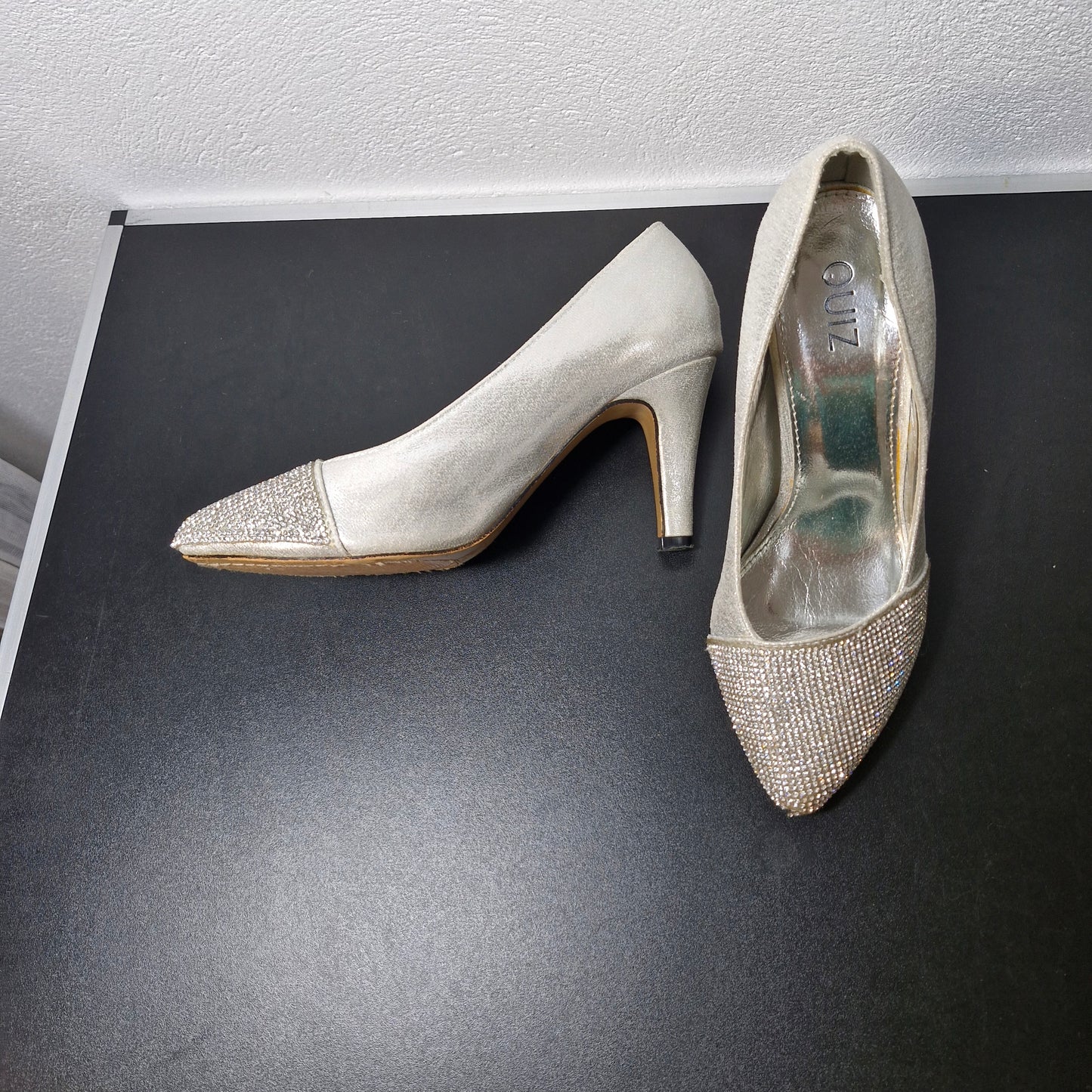 Shoes size 4