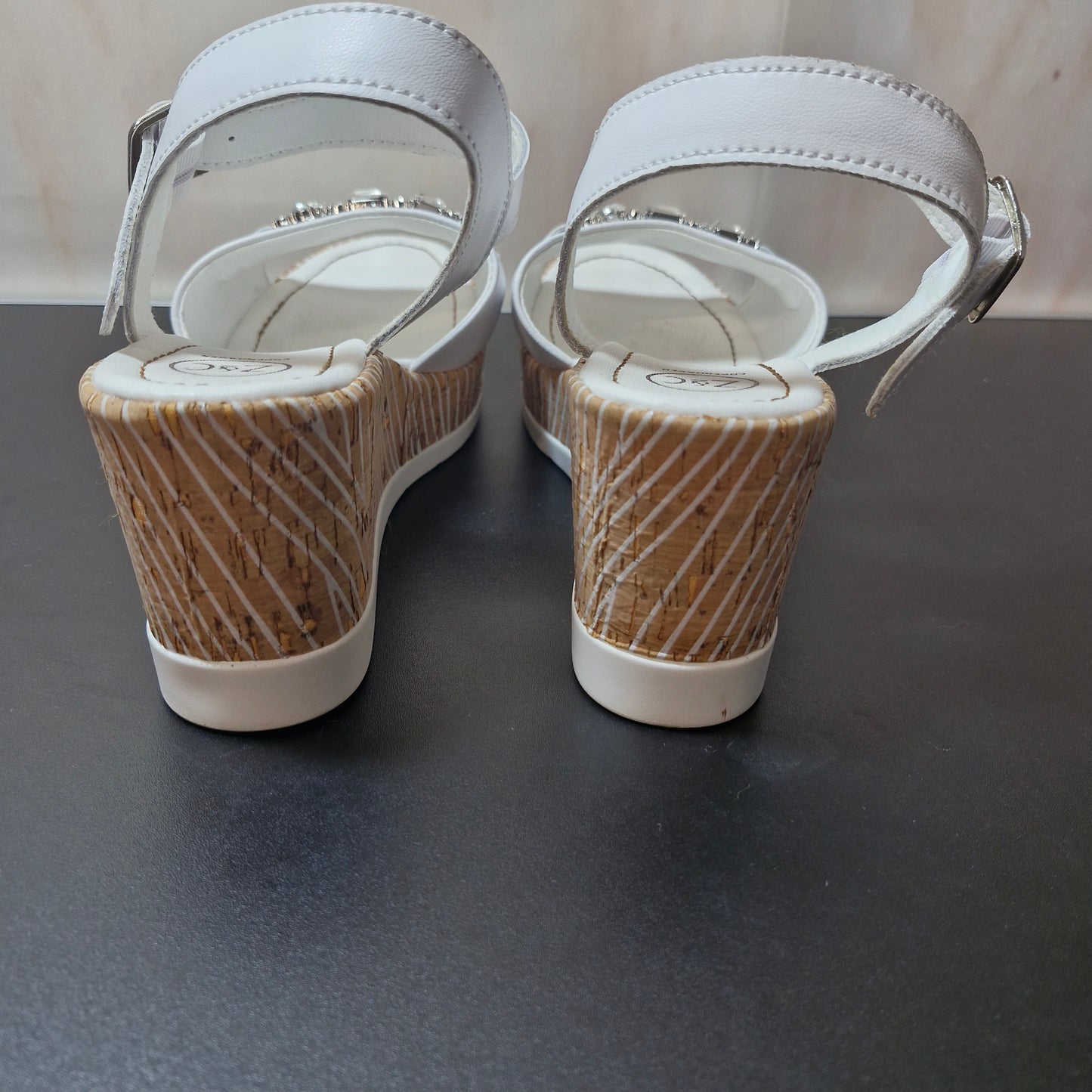 Shoes size 7