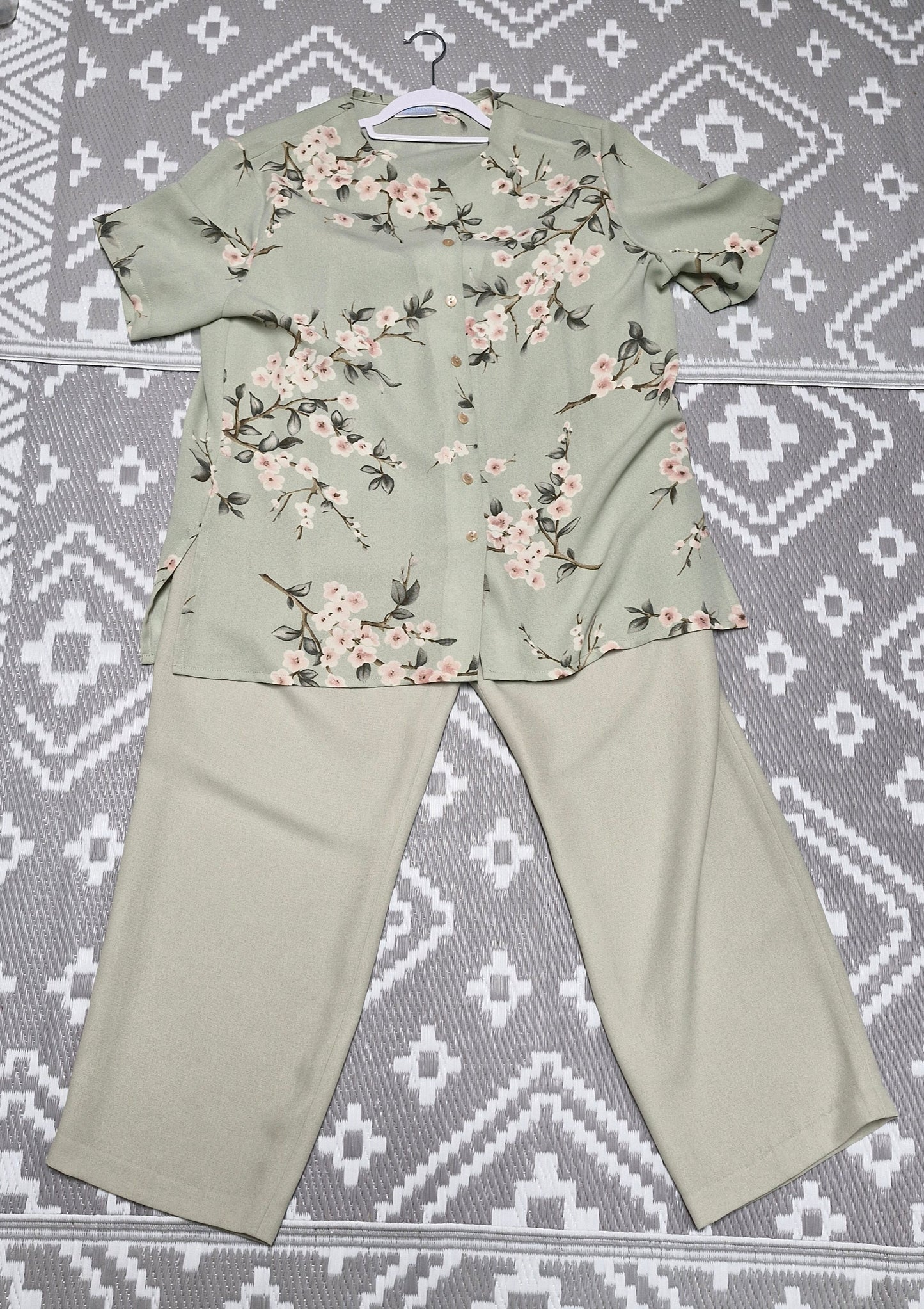 Size 20 trousers and top
