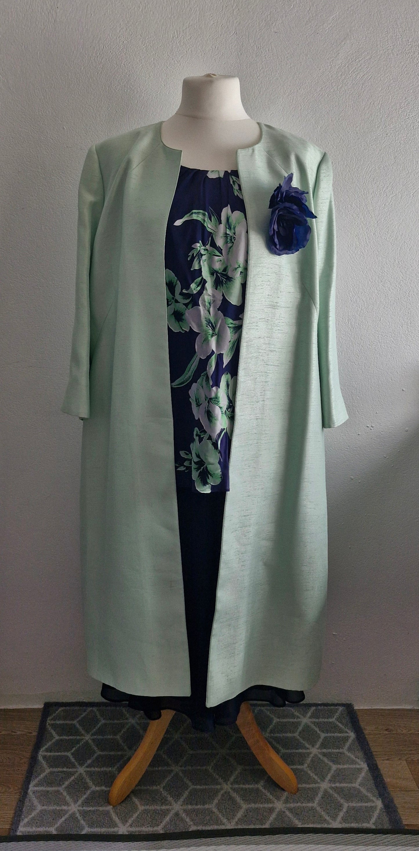 Size 22-24 top, skirt and jacket