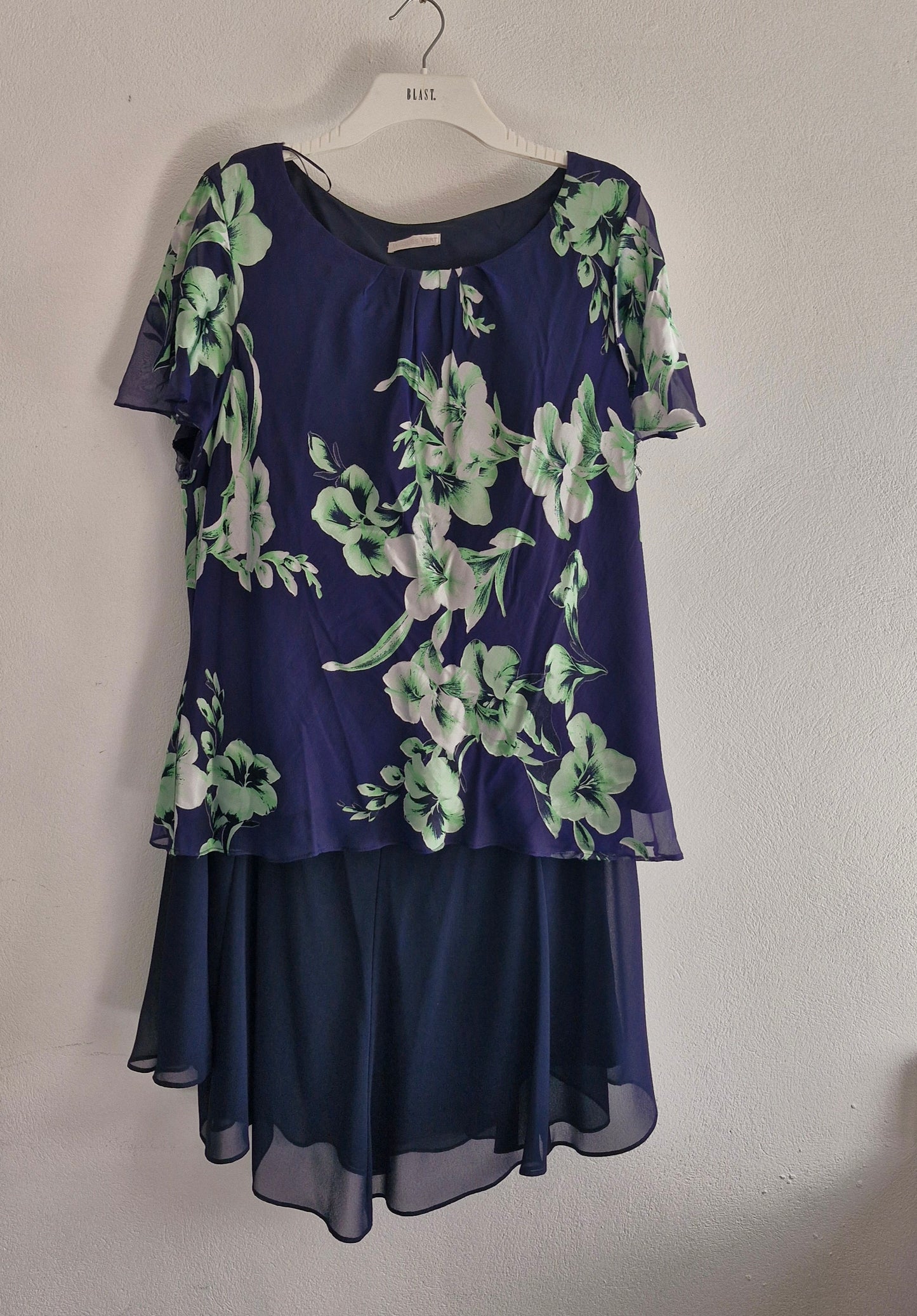 Size 22-24 top, skirt and jacket